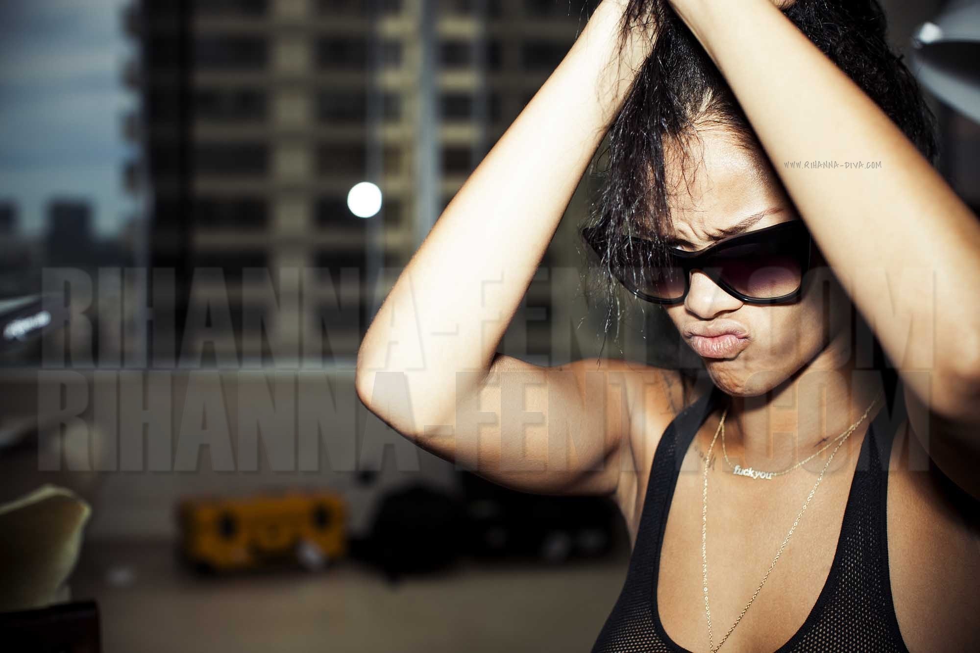 Rihanna-11.jpg
